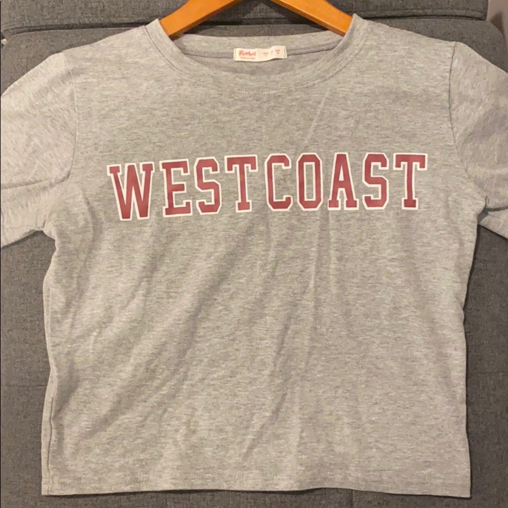 Letter Graphic Crop tee